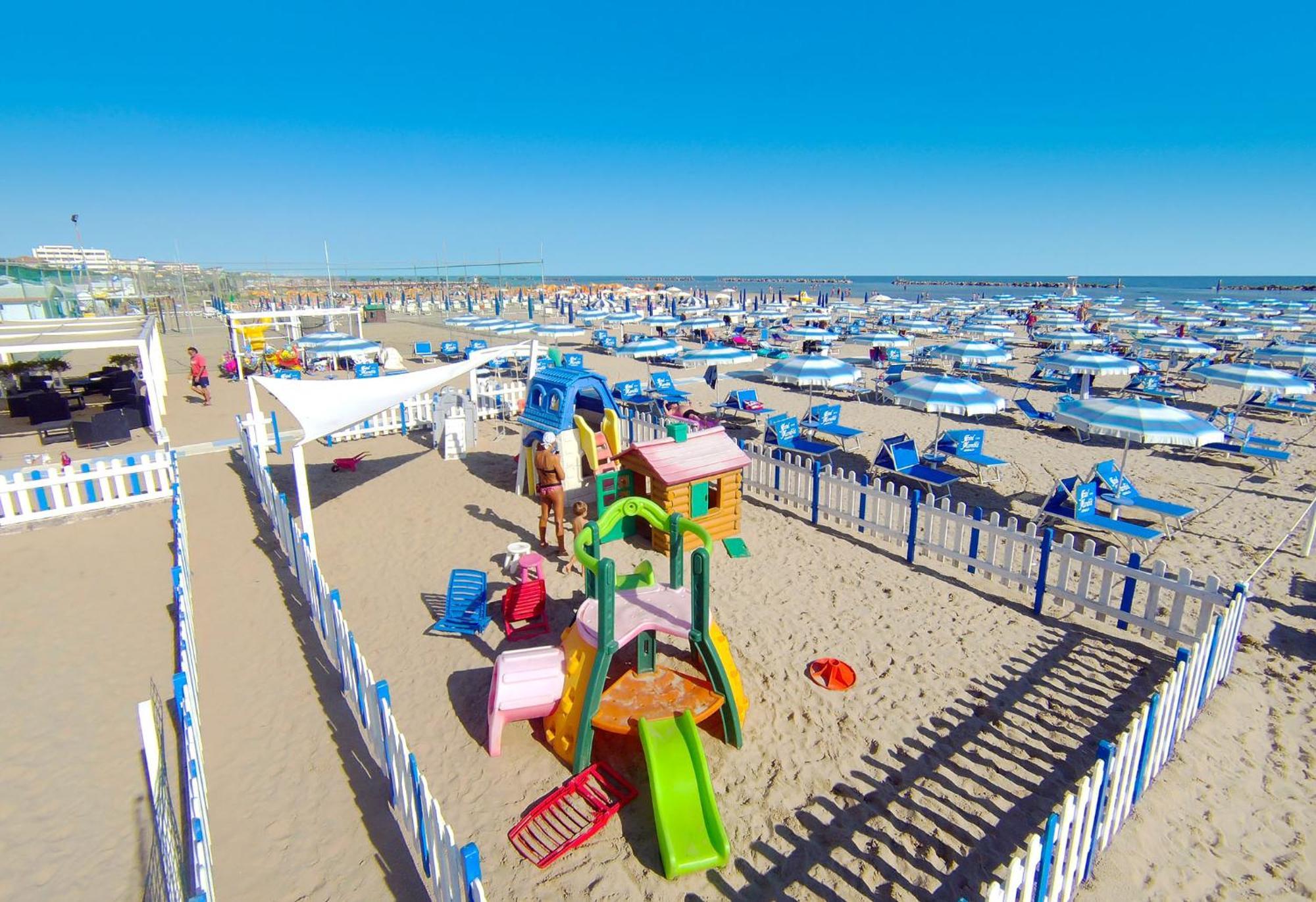 Hotel Mareblu Senigallia Buitenkant foto